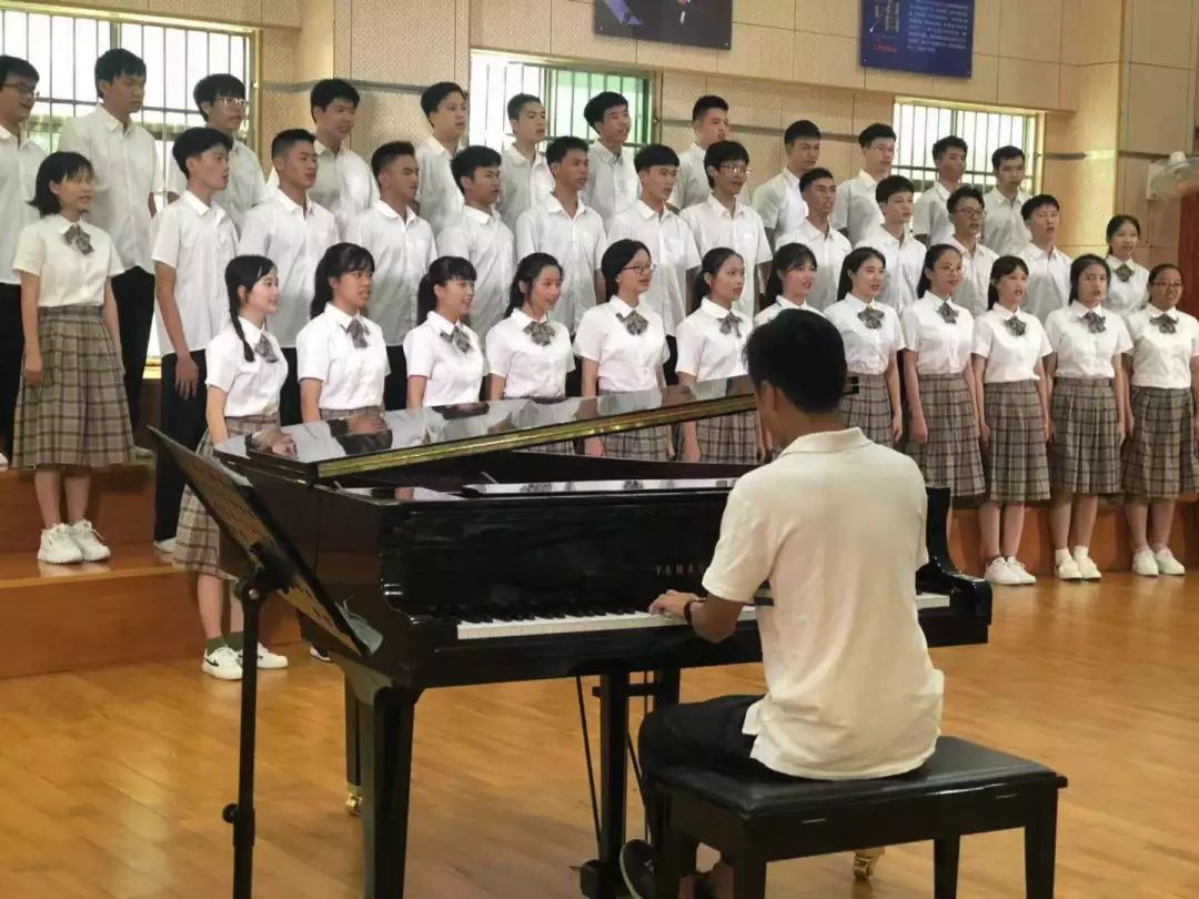 07琼海市嘉积中学.jpg